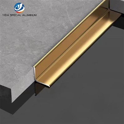 کونے کے باہر ٹائل ایج ٹرم